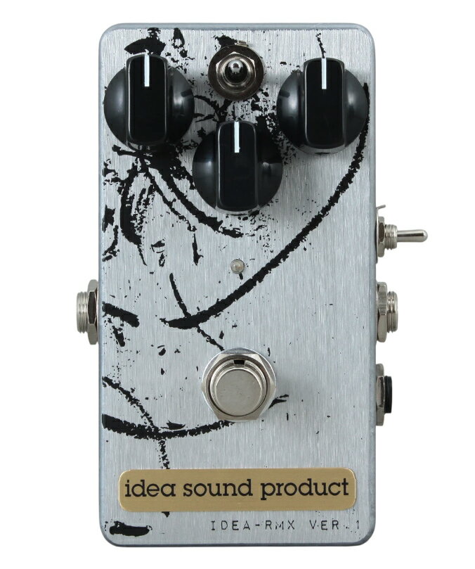40Vに内部昇圧、広いレンジを保つ高いヘッドルームのブースター ブースターの指針の一つとして現在でも評価が高いヴィンテージレンジマスターのイメージを踏襲し、トランジスタのディスクリート回路で一から新回路を開発しました。一般的なトレブルブースターはレンジが狭く低音域が足りず、ブースターとして使用すると中域が強調されレンジの狭いサウンドになる傾向があります。IDEA-RMX ver.1は一般的にはカットされがちなハイミッド、ローも上手くブーストし、ワイドレンジ感を保つことで、アンプとギター本来のサウンドを崩さないことを目指しました。 また、40Vに内部昇圧しているため歪みにくい、高いヘッドルームを有することも本製品の特徴の一つです。 ■Bright SW（トップトグルスイッチ） Up=Bright 1 Middle=Bright 0 Down=Bright 2 ※高音域が三段階で調整できます ■Fat SW（サイドトグルスイッチ） Up=Fat 1 Middle=Fat 0 Down=Fat 2 ※低音域が三段階で調整できます ■コントロール Left＝TREBLE、Center＝VOLUME、Right＝BASS ■LED Blue ■正相出力 ■仕様 〇接続端子：Input、Output、DC9V In 〇電源：DC9V ACアダプター（センターマイナス）※9Vバッテリー使用不可 〇外寸：幅 (W) 76 mm、奥行き (D) 112 mm、高さ (H) 48 mm 〇重量：約238g（電池含まず） ※画像はサンプルです。