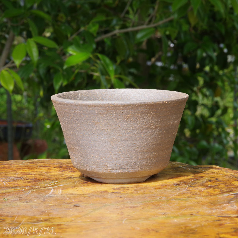 信楽焼 植木鉢 陶器　黒泥 手びねり(ロクロ引き)鉢 (A) 4号（直径12cm）【黒炭化焼】【山野草鉢 多肉植物鉢 サボテン鉢 盆栽鉢 花木樹木苗 果樹苗 アガベ 塊根植物 珍奇植物 ビザールプランツ 蘭ラン科植物 観葉植物】