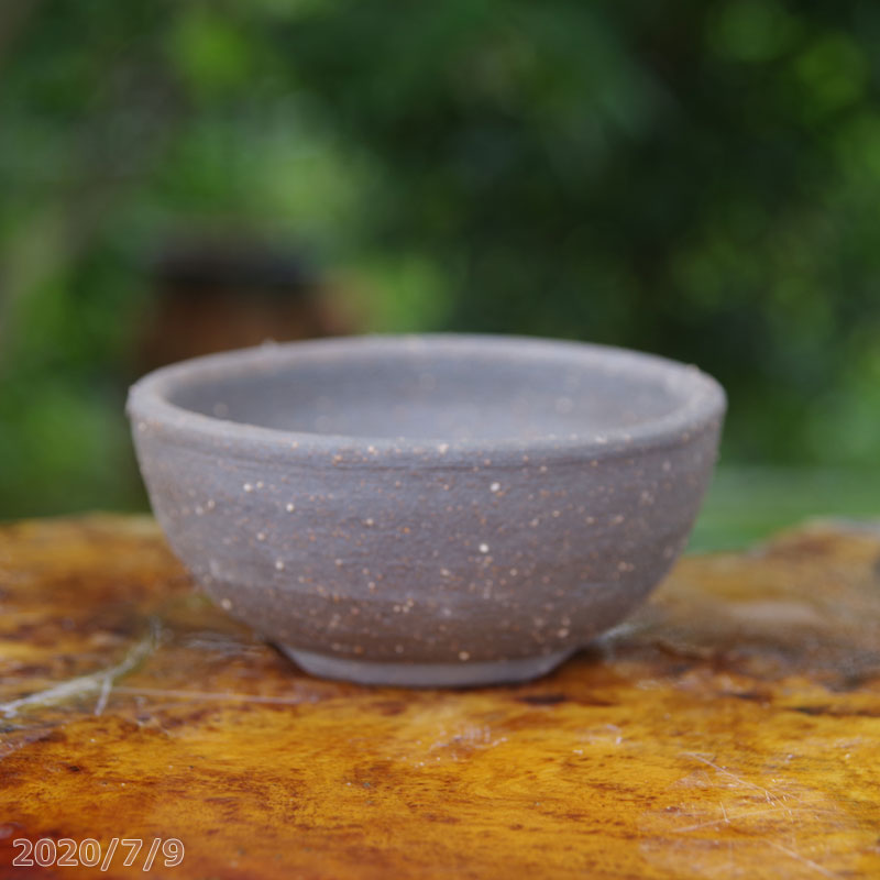 信楽焼 植木鉢 陶器　手びねり(ロクロ引き) 黒泥 鉄鉢鉢 3号（9cm）【山野草鉢 多肉植物鉢 サボテン鉢 盆栽鉢 花木樹木苗 果樹苗 アガベ 塊根植物 珍奇植物 ビザールプランツ 蘭ラン科植物 観葉植物】