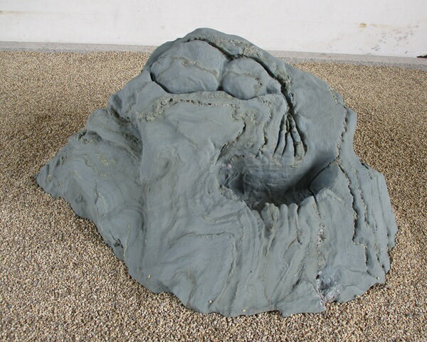 【送料別途】【国産・日本産・愛媛県産】【伊予青石】【つくばい（水鉢）】【坪庭・庭石・景石・和風・花壇】【簡単設置（下場平切）】★重量物の為ご購入の際運搬の確認必須★お近くの「福山通運 支店止」までの 配達です。