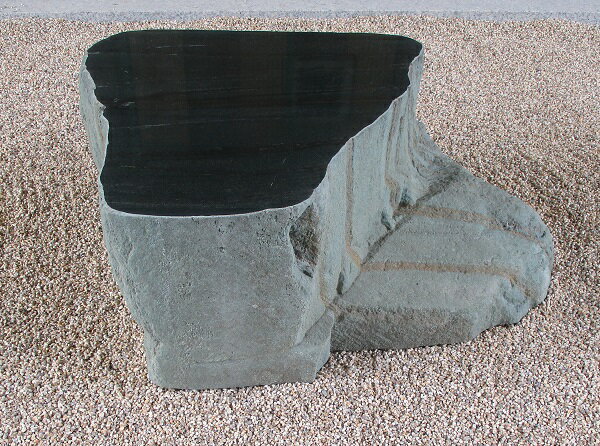 【送料別途】【墓石用品】【国産・日本産・愛媛県産】【伊予青石】【天切り・物置石・飾り石】【坪庭・和風・インテリア・花壇】★重量物の為ご購入の際運搬の確認必須！★お近くの「福山通運　支店止」までの　配達です。