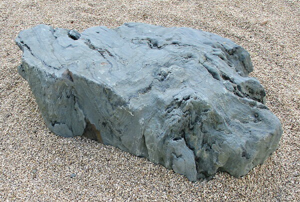 【送料別途】【国産・日本産・愛媛県産】【伊予青石】【沓脱石・踏み台石・飾り石・物置石】【坪庭・インテリア・和風・庭石・景石】★重量物の為ご購入の際運搬の確認必要★お近くの「福山通運　支店止」までの　配達となります。