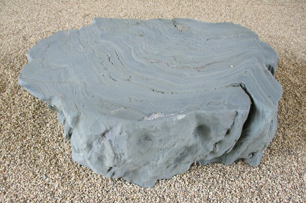 【送料別途】【国産・日本産・愛媛県産】【伊予青石】【沓脱石・踏み台石・物置石・飾り石】【坪庭・景石・インテリア・花壇・庭石・縁側】★重量物の為ご購入の際運搬のご確認必須★お近くの「福山通運　支店止」までの　配達です。