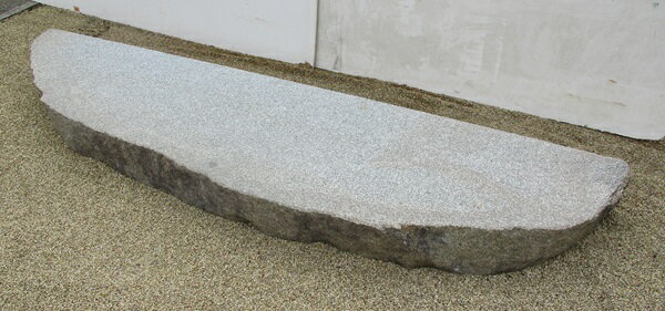 【送料別途】【国産・日本産・愛媛県産】【錆石】【沓脱石・踏み台石・景石・飾り石・物置石】【坪庭・和風・インテリア・花壇・庭石・縁側】★重量物の為ご購入の際運搬のご確認必須★お近くの「福山通運　支店止」までの　配達です。