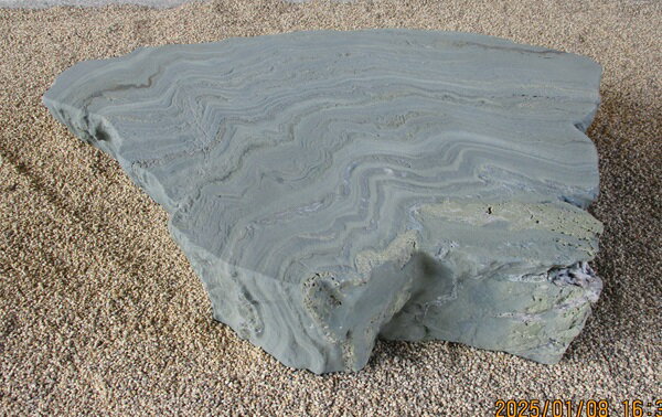 【送料別途】【国産・日本産・愛媛県産】【伊予青石】【沓脱石・踏み台石・物置石・飾り石】【坪庭・景石・インテリア・花壇・庭石・縁側】★重量物の為ご購入の際運搬のご確認必須★お近くの「福山通運　支店止」までの　配達です。