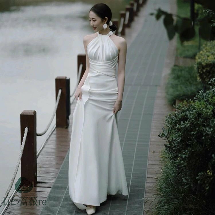 格安 白 ホワイト ウェディングドレス ホルターネック ロングドレス 花嫁 ストラップレス オフショルダー イブニングドレス 披露宴 二次会 結婚式 イベント 演奏会 発表会 高級感 海外挙式 編み上げ フレンチス チュールスカート チューブトップ XS/S/M/L/XL/2XL