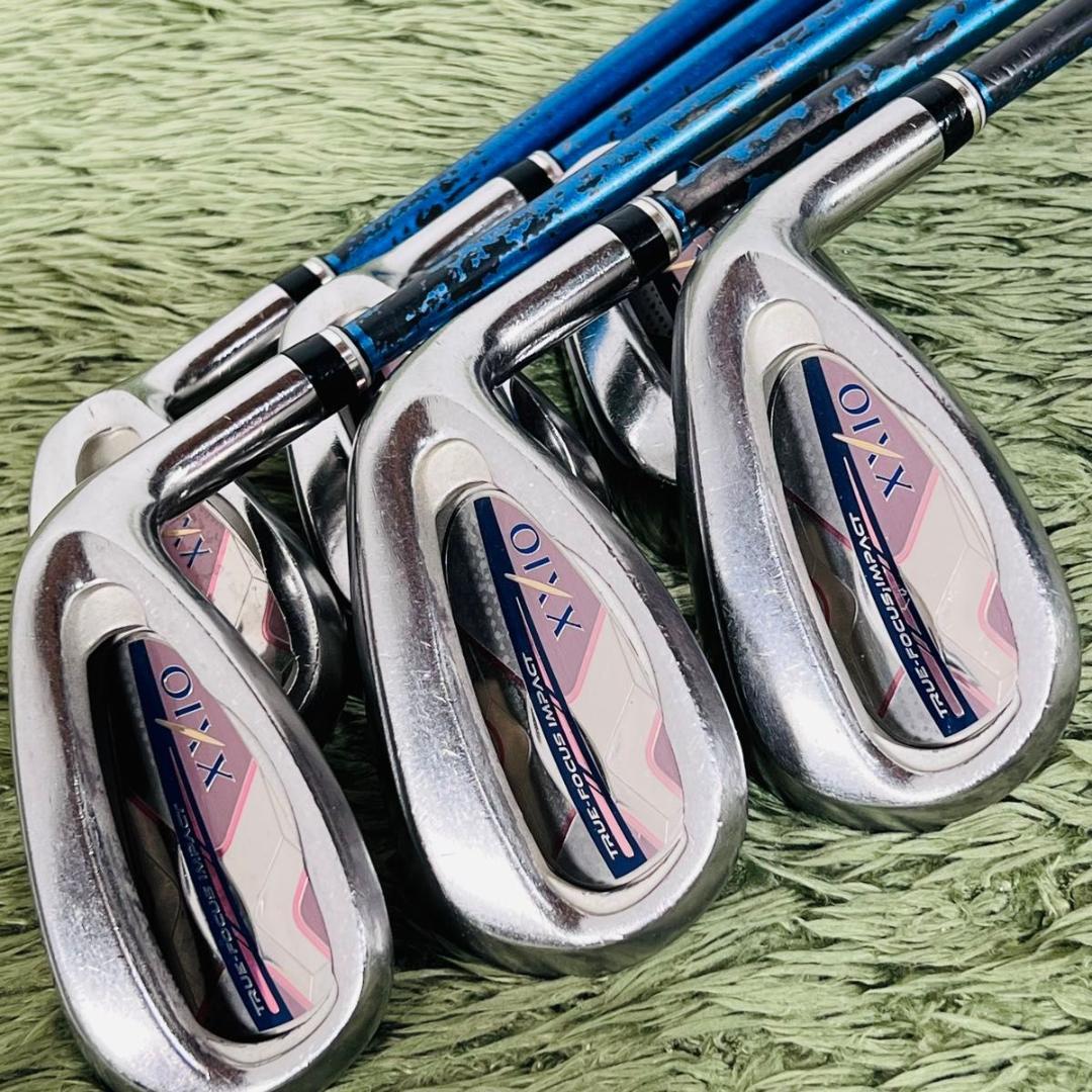 【XXIO 10代目 MP1000 レディースアイアン 6本セット】 ☆メーカー:XXIO ゼクシオ ☆モデル:10代目 ☆番手:7.8.9.P.A.S ☆シャフト:MP1000 カーボン ☆硬さ:フレックスL ☆右利き 〜商品情報〜 大人気女性用クラブ！ XXIO 10代目 MP1000、7番アイアンからの6本セットです。 説明するまでもなく、素晴らしいアイアンです。 かなり本格的に作り込まれたモデルであり、飛距離、操作性共に申し分なしです。 とてもやさしいアイアンですが、初心者だけではなく上級者までどなた様でも満足できると思います。 XXIO 10代目 MP1000をご使用頂ければ、上達しても買い換える事なく、末長くお使い頂けるかと思います。 もちろん、中古品でありますので、通常使用に伴う小傷はございますが、大きな傷等もなくまだまだ十分お使い頂けます。 シャフトに塗装剥げはありますが使用に問題はございません。