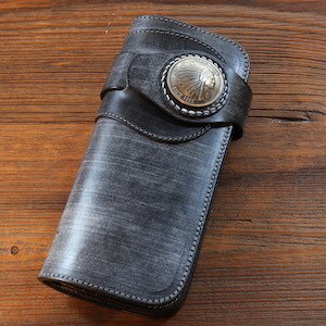 パイロットリバー ウォレット REDMOON ロングウォレット PR-HW02BD-RM38 ブライドルレザーブラック サドルレザー 38mmコンチョ【送料無料】 パイロットリバー ウォレット REDMOON ロングウォレット PR-HW02BD-RM38 ブライドルレザーブラック サドルレザー 38mmコンチョ【送料無料】