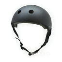 INDUSTRIAL HELMET Black XS： 小学生位までのお子様（頭囲53cm位） S： 中学生位までのお子様（頭囲54cm位） M： 頭が小さめ方（頭囲54〜58cm位） L： 普通サイズの方（頭囲58〜62cm位） スケートボードだけでなく自転車、ブレイクダンスなど、乗り物の練習をし始めるお子様やアクティブに活動する大人にも必需品のヘルメットです！