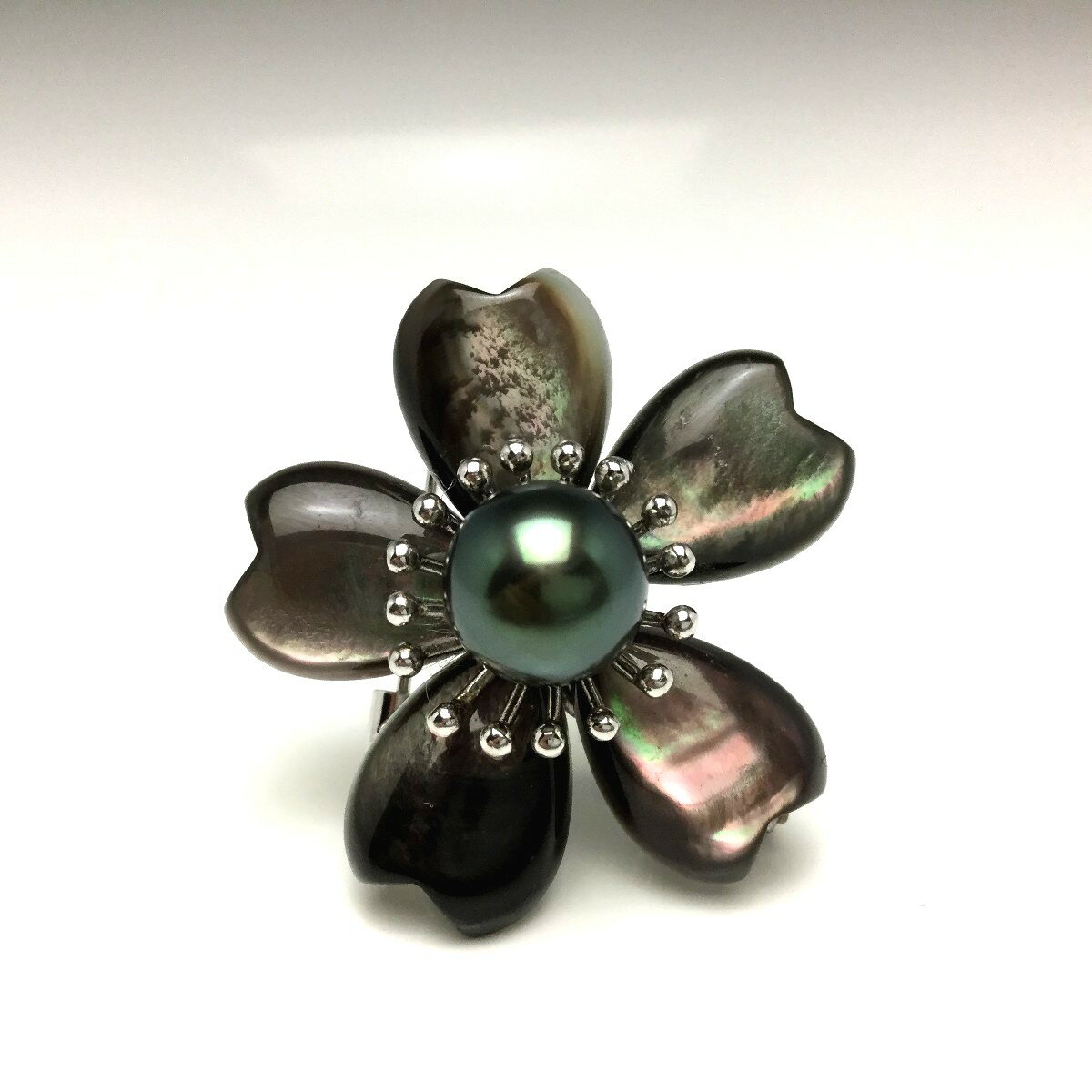 真珠 ブローチ パール 黒蝶真珠 9.45mm ディープグリーン シルバー シェル 植物 フラワー 66029 イソワパール