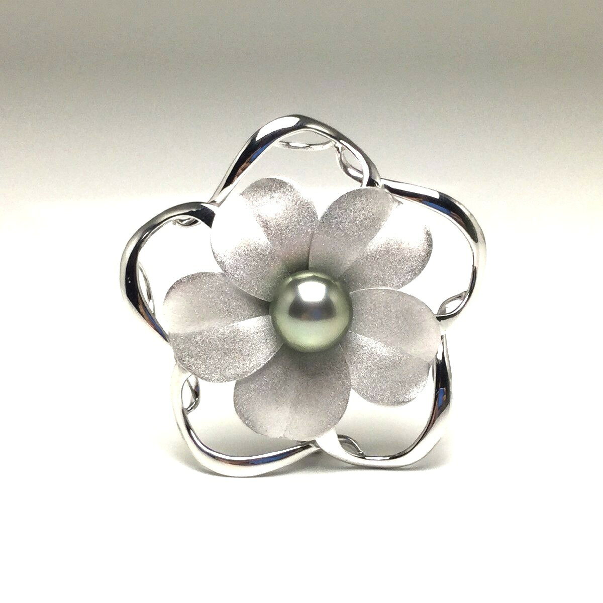 真珠 ブローチ パール 黒蝶真珠 9.55mm ピーコックグリーン シルバー フラワー 73987 イソワパール