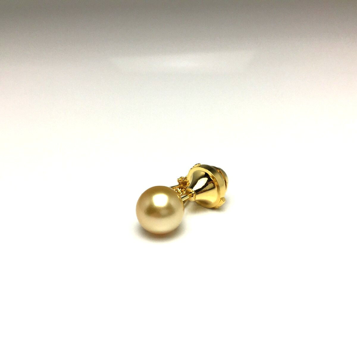 伊勢志摩の真珠専門店 IsowaPearlの真珠 ネクタイピン パール 白蝶真珠 10.2mm ゴールド（ナチュラル） K18 イエローゴールド 針 68325 イソワパール｜アングル2