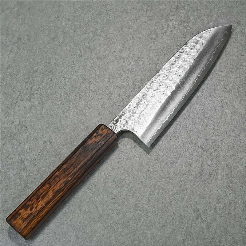 包丁 三徳 粉末ステンレスハイス スーパーゴールド2 槌目 鍛造 カトウ打刃物製作所 義実作 樫焼き 漆柄..