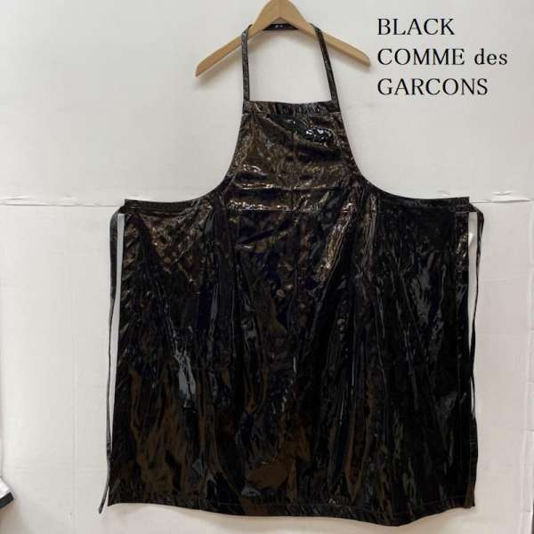 BLACK COMME des GARCONS ブラックコムデギャルソン ワンピース・ドレス・オールインワン ワンピース・ドレス・オールインワン 17AW エナメル エプロン 1T-A008【USED】【古着】【中古】10059723