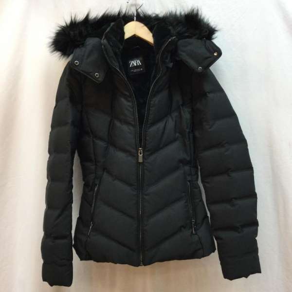 ZARA ザラ ダウンジャケット ジャケット、上着 Jacket 裏起毛 ファー グレーダッグ ジャンパー ブルゾン【USED】【古着】【中古】10068548のサムネイル