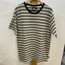 商品情報メーカーステューシー / STUSSY形状Tシャツ / 半袖サイズ表記サイズ：L肩幅：52 cm、袖丈：23.5 cm、着丈：73 cm、身幅：56.5 cmカラー白 / ホワイト、黒 / ブラック柄 / パターン総柄素材画像参照商品状態着用感がありますが、汚れやダメージが比較的少ないお品物です。※程度・状態に関しては、当店の基準にて判断したものです。※商品の素材の性質上、劣化や経年による破損の可能性がある商品になります。現状、大きな破損は見られませんが、輸送中、購入後の使用により破損・状態の変化する場合がございます。万が一、購入後に破損等がありましても返品等の対応は一切致しかねます。ご理解頂いた上でご購入いただきますようお願いいたします。※保管によるにおいが付着する場合がございます。においを気にされます方はご購入をお控えください。～ ご注文前にご確認ください ～※商品やお取引についてご不明な点やご要望などがございましたら、ご購入前にお問い合わせください。※販売している商品は全て中古品の為、商品によっては全ての状態やダメージを掲載する事が出来ない場合もあり、掲載された情報以外に細部の破損や汚れ、欠品、劣化などの見落としがある場合がございます。また、中古品に対してのご理解が難しいお客様においては、恐れ入りますがご購入をお控えいただきますようお願い致します。※スニーカーなどは現状では加水分解などによる大きな破損は見受けられませんが、性質上、劣化や加水分解で破損する可能性がある商品です。輸送中、購入後の着用により破損する場合もございますので、万が一、購入後に破損等がありましても返品等の対応は一切致しかねます。ご理解頂いた上でご購入ください。※お色につきましては、現物に近づけるように撮影をしておりますが、実際のお色を表現できていない場合がございます。また、ご覧のご覧いただく環境により、若干現物と見た目が異なる場合がございます。※商品は楽天市場以外でも販売しておりますので、商品ページ等で表示されている在庫情報は必ずしもリアルタイムではございません。 ご注文時に表示が在庫ありとなっていても、既に完売となっている場合もございますので予めご了承ください。※個人差による主観の違いがあるかと思いますので、商品説明や写真画像をよくご確認ください。※サイズは実寸での計測またはカタログ値になりますので、多少の誤差に関しましてはご了承をお願い致します。当店では紙の節約による環境問題への配慮、個人情報の保護の 取り組みとして、納品書は同梱せずに商品をお届けしております。ご注文後、当店よりお送りする注文確認メールを納品書の代わりとさせていただいております。納品書をご希望される場合、ご注文画面の備考欄に、「納品書希望」とご入力いただければ、商品に同梱、もしくは別送にて納品書をお送りさせていただきます。当店の商品は在庫の保管場所から直接お客様へお届けいたしますので、複数点購入された場合、全て同梱ではなく複数口で発送される場合があります。