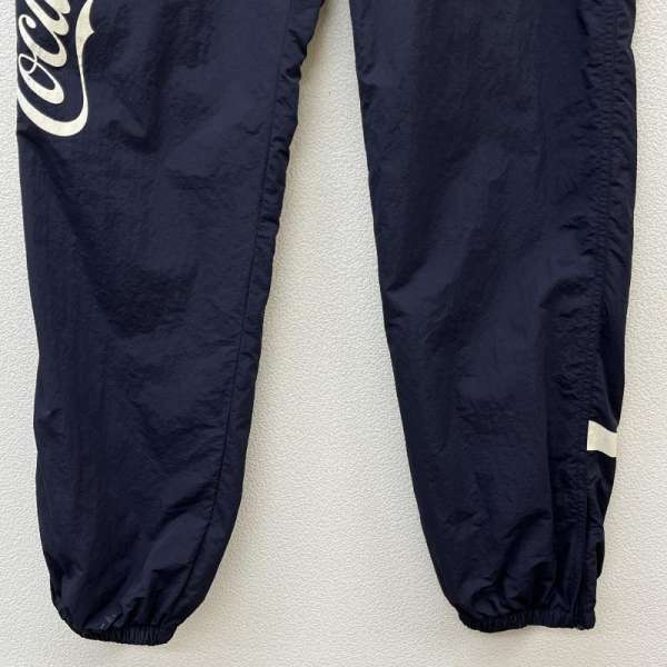 アトモスラボ Coca-Cola コカコーラ ロゴ プリント ナイロン トラックパンツ XXL【USED】【古着】【中古】10094182