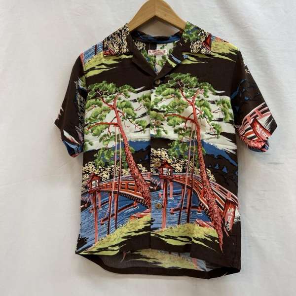 SUN SURF サンサーフ 半袖 シャツ、ブラウス Shirt, Blouse SS32161 S/S RAYON HAWAIIAN SHIRT レーヨン オープンカラー アロハシャツ 渡月橋【USED】【古着】【中古】10111703のサムネイル
