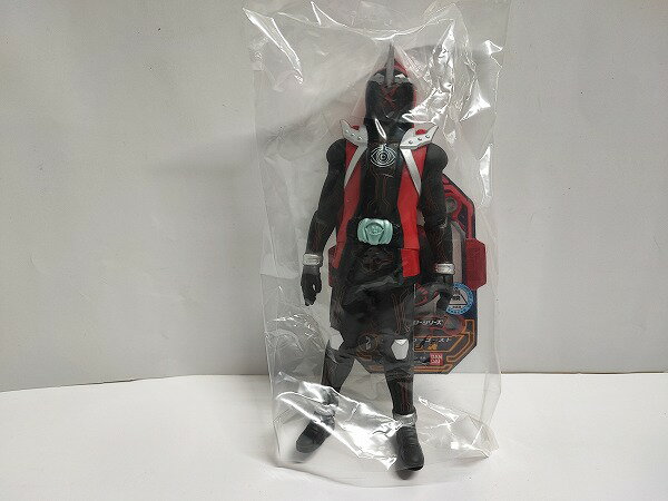 こちらは倉庫保管品です。 『仮面ライダーゴースト』より、 「仮面ライダーゴースト ムサシ魂」のソフビ人形が、 ライダーヒーローシリーズに登場！ (C)2015 石森プロ・テレビ朝日・ADK・東映