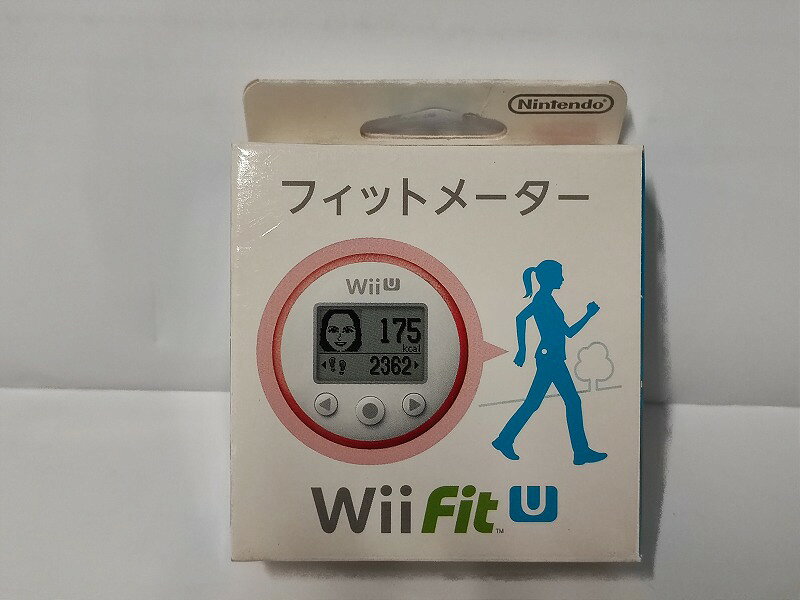 こちらは弊社グループ小売店より商品入れ替えのため店頭販売品を戻し入れしたものとなります。 こちらは未使用品と思われますが、開封できるため確認ができません。 保管状態が悪く、パッケージの状態がかなり悪いです。 こちらはパッケージを理由とする返品、交換はできかねます。 かなり古い商品で、メーカーサポートも終わっており、検品もできないため こちらは初期不良があっても返品返金交換はできません。 訳あり品とご了承の上、購入をご検討ください。 WiiU フィットメーター 希望小売価格 ：各2,367円（税別） ※フィットメーターをお使いいただくには『Wii Fit U』ソフト内で登録（ペアリング）する必要があります。 ※フィットメーター単体では使用できません。 ※フィットメーターの機能を複数人で楽しむ場合は、人数分のフィットメーターが必要です。
