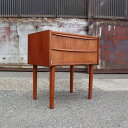 【北欧ヴィンテージ】【デンマーク】【中古】【展示店：大阪箕面】スモールチェスト -teak small chest チーク チェスト Denmark 2段 チェスト 飾り台 リビング 玄関 寝室 子供部屋 引出し