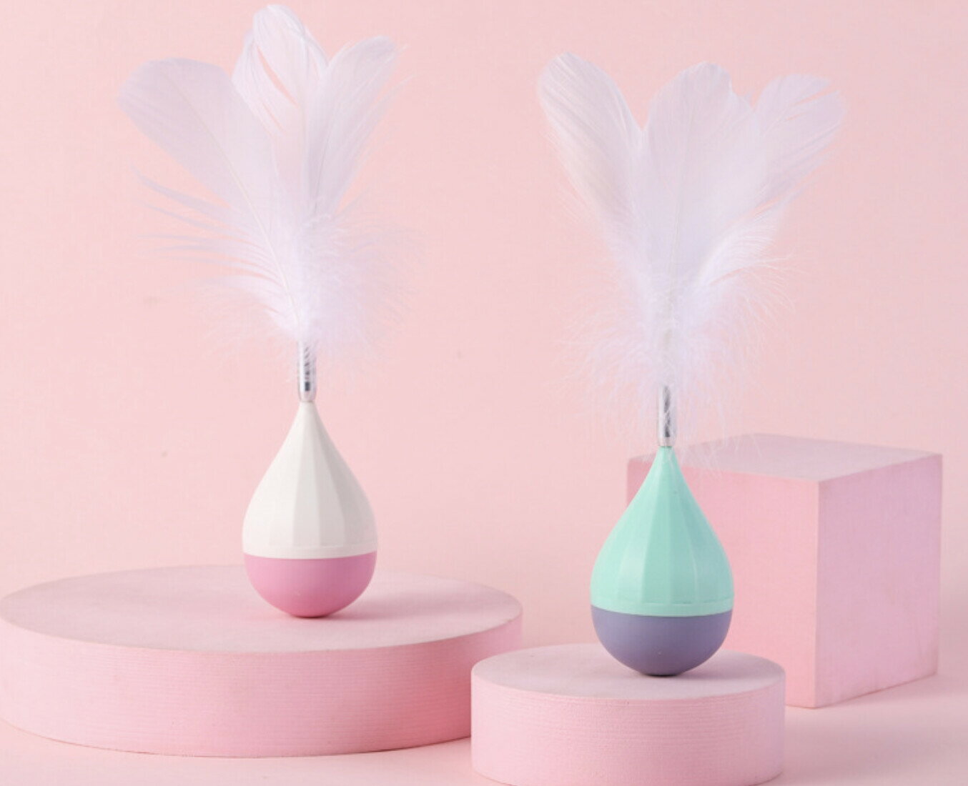 NEW! ペット用品 猫のおもちゃ 不倒翁 羽根 ネコ用品 おもちゃ【2枚】 tbq440