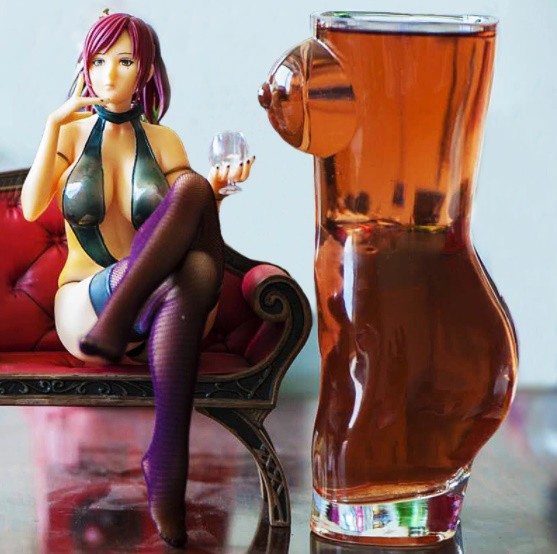 I tainment SHOPの大きな胸ビールカップ700 ml　セクシーな女性ビールジョッキ　耐久性のある二重壁ウイスキーグラス　ワインショットグラス｜アングル2