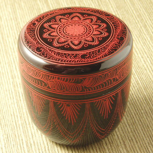 【茶道具】【送料・代引手数料無料】溜中棗朱彫り蒟醤関翠雲作（共箱）