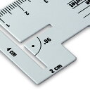 ドイツプリム社　アルミシームゲージ ・本体サイズ： 10.5センチ（cm）x4センチ（cm） ・カラー：シルバー（アルミ） 縫い代の印付けが簡単に早くできます。 アルミなので軽く丈夫でスタイリッシュです &nbsp;　