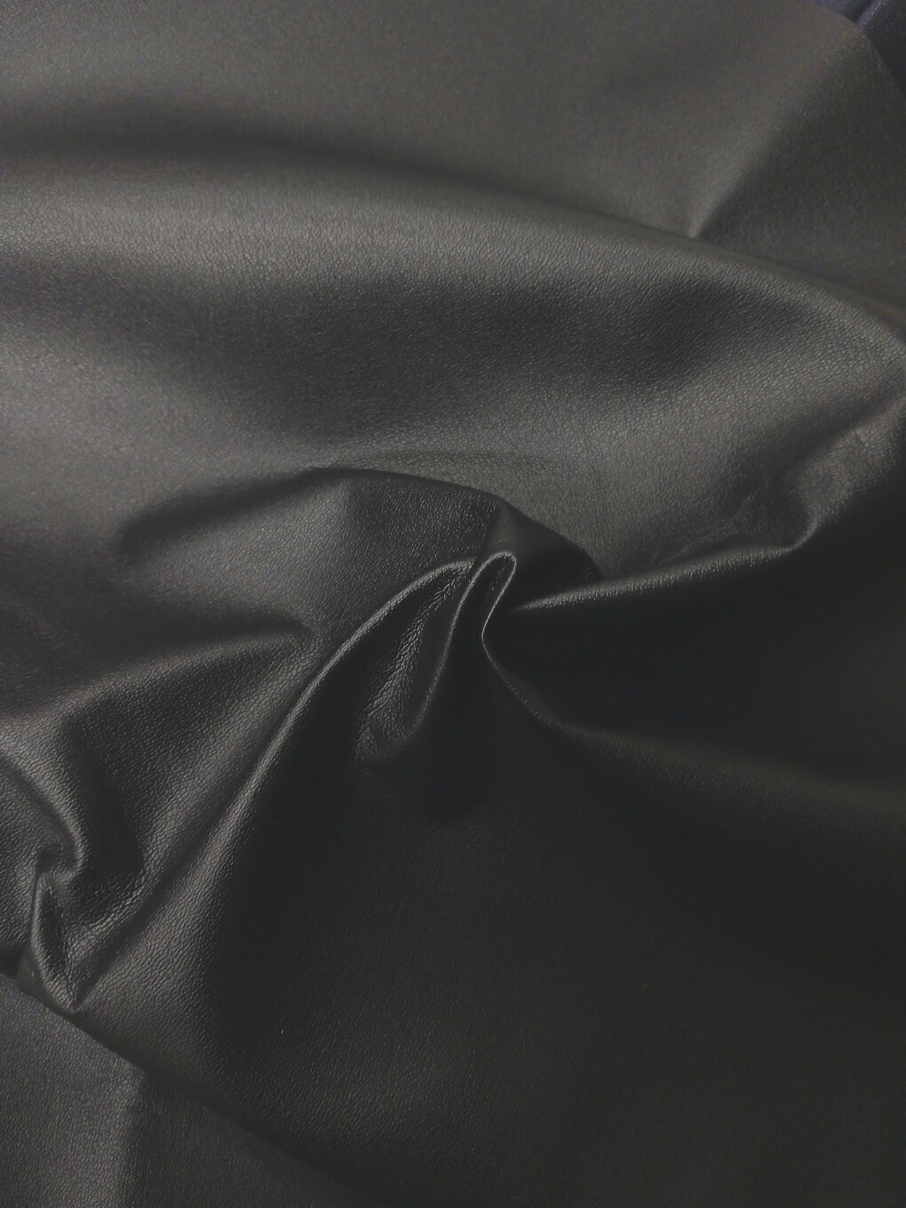 【現品限り商品】フェイクレザー　メイフェア人口皮革　幅92cm×長さ2m濃紺