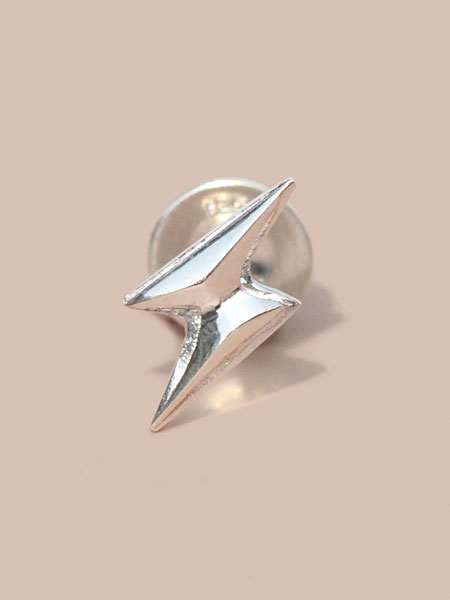 it's 12 midnight イッツ トゥエルヴ ミッドナイト 【 Lightning Pierce / サンダーピアス [ M-P004 ]】[ 正規品 ] ライトニング 稲妻ピアス 雷 シルバー 925 銀 プレゼント メンズ レディース ユニセックス 定番 人気 ブランド スタッド式ピアス 【 送料無料 】の商品画像 3