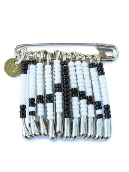 SunKu サンク 39 【 SAFETY PIN BADGE PEACE (WHITE / BLACK) / セーフティー ピン バッジ ピース(ホワイト /...