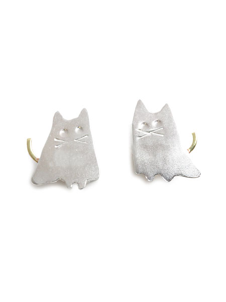 Tiny tail タイニーテイル 【 Ghost in the Sheets ねこのおばけピアス 】[ 正規品 ] ゴーストインザシーツ 猫 イヤリング シルバー925 可愛い キュート 銀 プレゼント ギフト レディース 人気 ブランド おしゃれのサムネイル