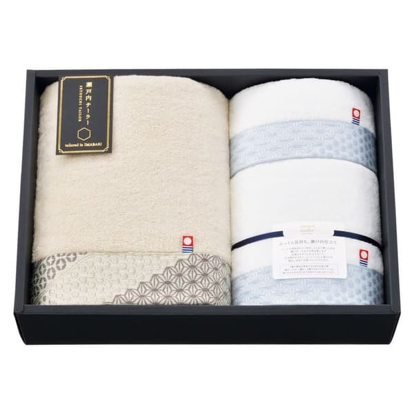 　　☆☆☆ 商品詳細 ☆☆☆ ●化粧箱／約267×371×90mm ●材質／〔パープル・ベージュ〕綿95%・ポリエステル3%・レーヨン2%〔ホワイト〕綿98%・レーヨン2% ●内容／バスタオル（約600×1200mm）・フェイスタオル（約330×800mm）・ウォッシュタオル（約330×350mm）×各1 ●重量／約790g ●原産国／日本製