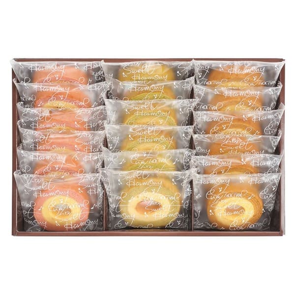 　　☆☆☆ 商品詳細 ☆☆☆ ●化粧箱入／約222×350×75mm ●内容／2層バームクーヘン（キャラメル&ミルク・ストロベリー&ミルク・抹茶&ミルク）（30g）×各6 ●アレルゲン／卵・乳・小麦