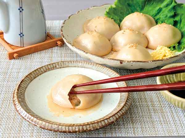 　　☆☆☆ 商品詳細 ☆☆☆ ●セット内容／ずわい蟹入りエビチリソース130g×1、彩り八宝菜150g×1、黒醋酢豚150g×1、麻婆豆腐（豆腐入り）150g×1、エビニラまんじゅう（4個入）140g×1 ●賞味期間／冷凍90日 ●アレルゲン／卵・乳・小麦・えび・かに・大豆・ごま・鶏肉・豚肉・いか ★送料無料 ★商品代引き不可 ★二重包装不可★のし下名入れ不可★沖縄・離島配達不可 ※メーカーより直送の為、他の商品と同梱できません。 ※GW・お盆・年末年始はメーカー休業の為、出荷不可です。 ※お客様のご依頼で転送の場合（不在・転居）別途送料がかかります。 ※北海道は別途運賃1，100円（税込み）を頂戴いたします。