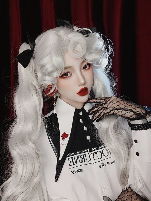 中世の貴族風 巻き毛 白髪 フルウィッグ かつら 女性 長髪 ロング ロング丈 ロングウィッグ ロングヘア ロリータ lolita 前髪あり 自然 可愛い キュート ウイッグ wig コスプレ コスチューム 仮装 文化祭 学園祭 演劇 舞台 シルバー ホワイト dp084g5