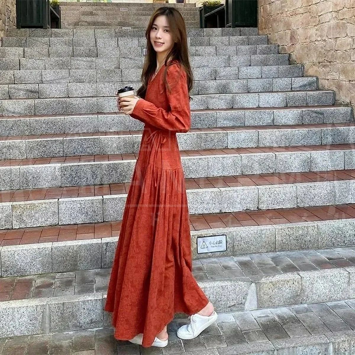 ワンピース レディース 秋 春 きれいめ カジュアル ロングワンピース 長袖 ロングワンピース ロング Vネック プリーツ Aライン 無地 マキシ 体型カバー ゆったり 大きいサイズ 上品 細見え エレガント 着痩せ 韓国 オフィス シンプル 通勤 30代 40代 50代