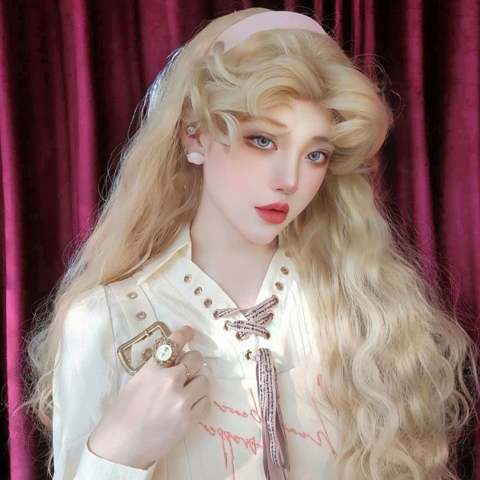 Full Wigs （Male） - 中世の貴族風 巻き毛 ゴールド髪 フルウィッグ かつら 女性 長髪 ロングウィッグ ロングヘア ロリータ lolita 前髪あり 自然 可愛い wig コスプレ 耐熱ウィッグ 小顔効果 コスチューム 仮装 文化祭 学園祭 演劇 舞台 イベント 変装 女装 dp232x1x1m3