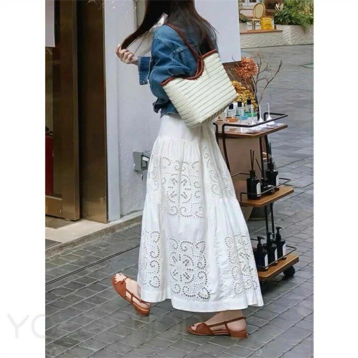 スカート レディース 透かし彫り フレアスカート ロング スカート ロング丈 春 夏 秋 aライン 刺繍 無地 Aライン ロング丈 ボトムス ゆったり おしゃれ 大人 可愛い カジュアル 通勤 オフィス コーデ ふんわり 着痩せ リゾート 旅行 ホワイト 送料無料(4.0)