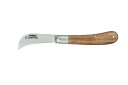 コメント： ダーラックの剪定ナイフです。 使い心地の良さも兼ねそろえた、伝統的な雰囲気を与える木製のハンドル、錆びにくくお手入れが簡単なステンレス製の湾曲した剪定刃が特徴です。 庭のあらゆる場所での軽い剪定作業に最適です。 ●錆びにくいステンレス刃物 ●切れ味のよいカミソリ刃 ●伝統的な木製ハンドルナイフ このナイフは高品質の材料で作られていますが、できるだけ長く究極の性能を発揮するために、 使用後は必ず洗浄し、乾燥した場所に保管してください。 サイズ： 重量：71g 全長：100mm 材質： 刃：ステンレス 柄：木 主な用途： 剪定等 備考： ・使用後は必ず洗浄し、乾燥した場所に保管してください。 ・モニターの設定等により実物と色が違って見えることがあります。ご了承ください。 &nbsp;DarlacPruning Knife 剪定用ガーデンナイフ 湾曲したデザインと切れ味の優れたステンレススチール製の刃が、綺麗な切断面をつくりだし効率的な剪定をサポートします。バラの選定や樹皮を取り除く、といった軽い剪定作業に最適です。