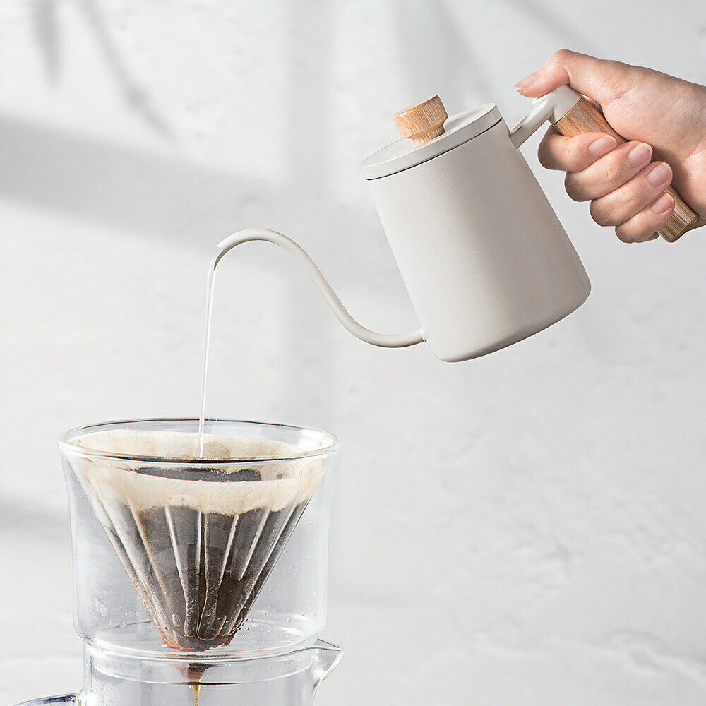 IwaiLoft コーヒードリップポット 600ml 珈琲 ドリップケトル 直火対応 コーヒーケトル コーヒーポット 直火 珈琲ポット 細口 やかん 木製 持ち手 人気 おしゃれ コーヒー用品コーヒー器具 道具 コーヒーグッズ