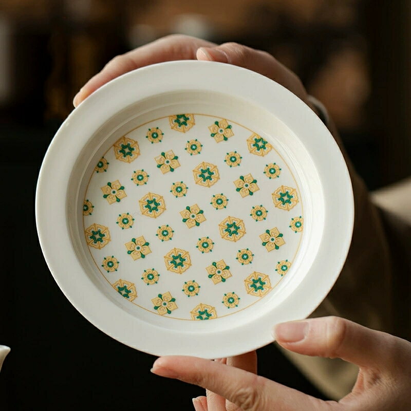 琵琶紋 お皿 丸形 黄釉色絵 おしゃれ 15cm 小皿 取り皿 取皿 お菓子皿 デザートトレー ティートレー イエロー 黄色 豆皿 浅鉢 お盆 菓子 副菜 ケーキ 器 コーヒーカップ ソーサー セット プレート 和食器 お家カフェ お皿 アクセサリーディスプレイトレー IwaiLoft