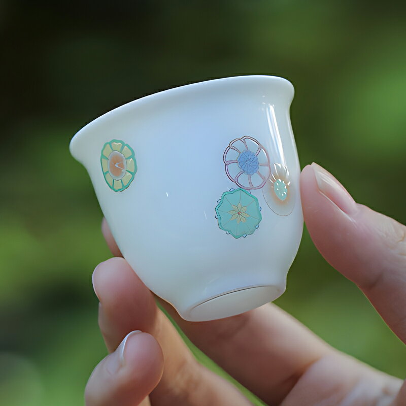 IwaiLoft 「春暖花開」美しい手毬 湯のみ 湯呑み ぐいのみ 茶杯 お茶 カップ コップ グラス ティーカップ 茶杯 茶托セット ティーコップ 陶磁器 来客用 お茶用品 ティーウェア 中国茶器 台湾茶器 贈り物にも 食洗機対応 電子レンジ対応