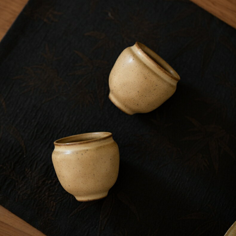 【1客】美の器 湯呑 茶杯 茶器 湯のみ 湯呑み お茶 コップ 黄色 フリーカップ ティーカップ ティーコップ 手づくり お茶用品 ティーウェア 中国茶器 台湾茶器 贈り物にも 食洗機対応 電子レンジ対応 50ml IwaiLoft