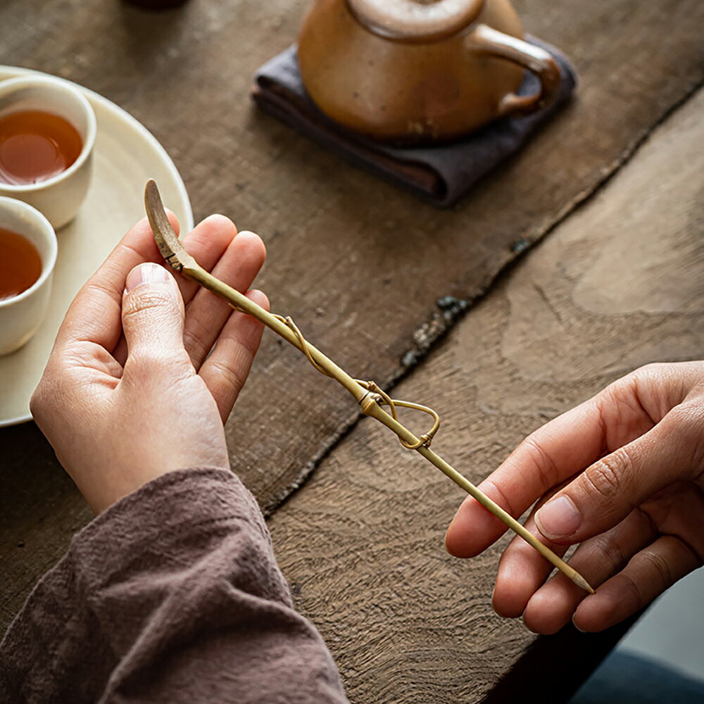 IwaiLoft 茶入や薄茶器の中の抹茶を掬