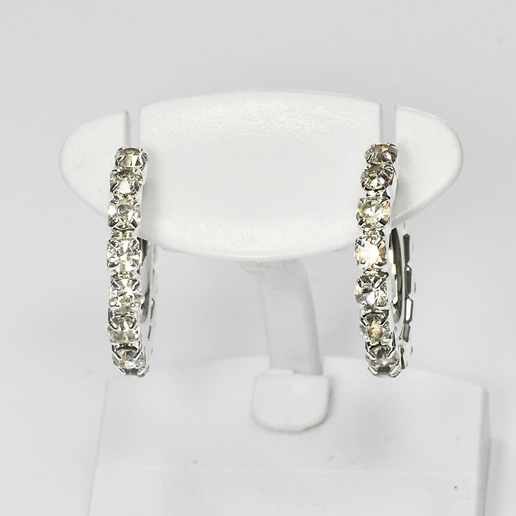 クリスタルを敷き詰めた エタニティフープイヤリング シルバー イヤーカフ イヤークリップ スワロ エタニティー ノンホール