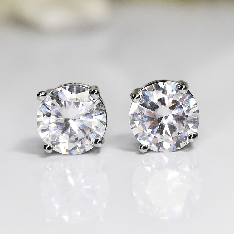 【待望の再販】トータル4カラット スタッドピアス 8mm キュービックジルコニア 安心のチタンポスト 日本製 国産 手作り