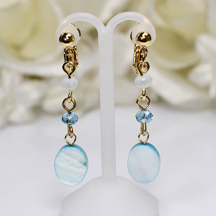 天然貝(シェル)使用 オーバルスウィングイヤリング ブルー 優雅に揺れる ノンホール ナチュラル素材 日本製 国産 手作り