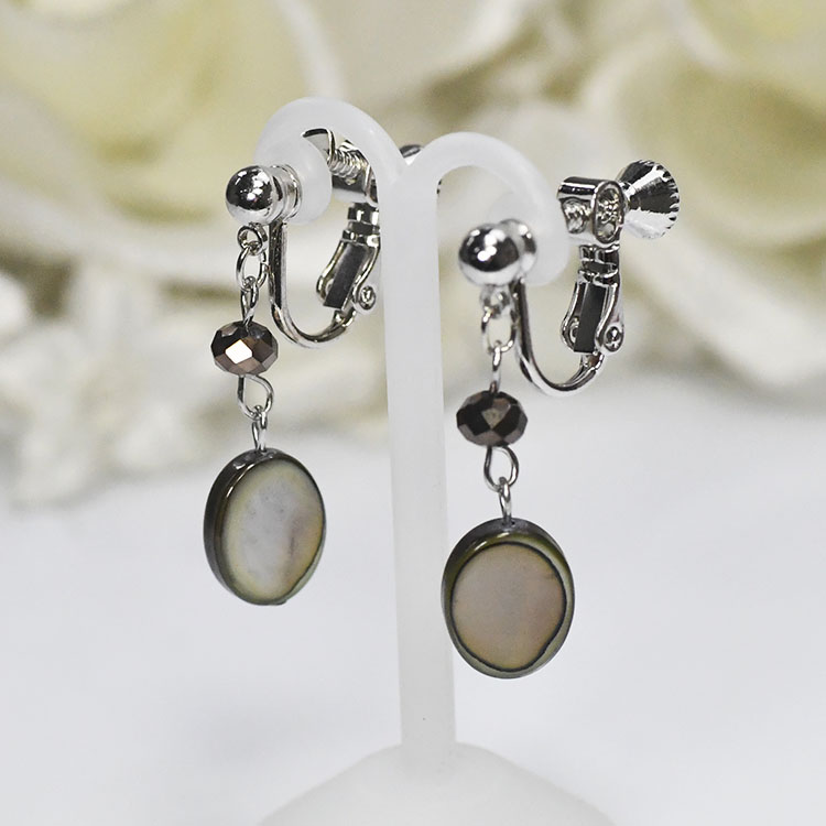 天然貝(シェル)使用 オーバルスウィングイヤリング ブラック 優雅に揺れる ノンホール ナチュラル素材 日本製 国産 手作り